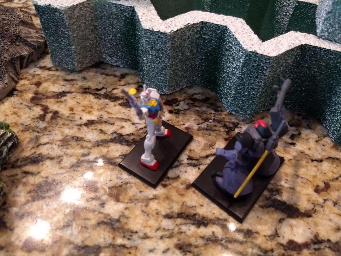 Round 5 Gundam vs Dom