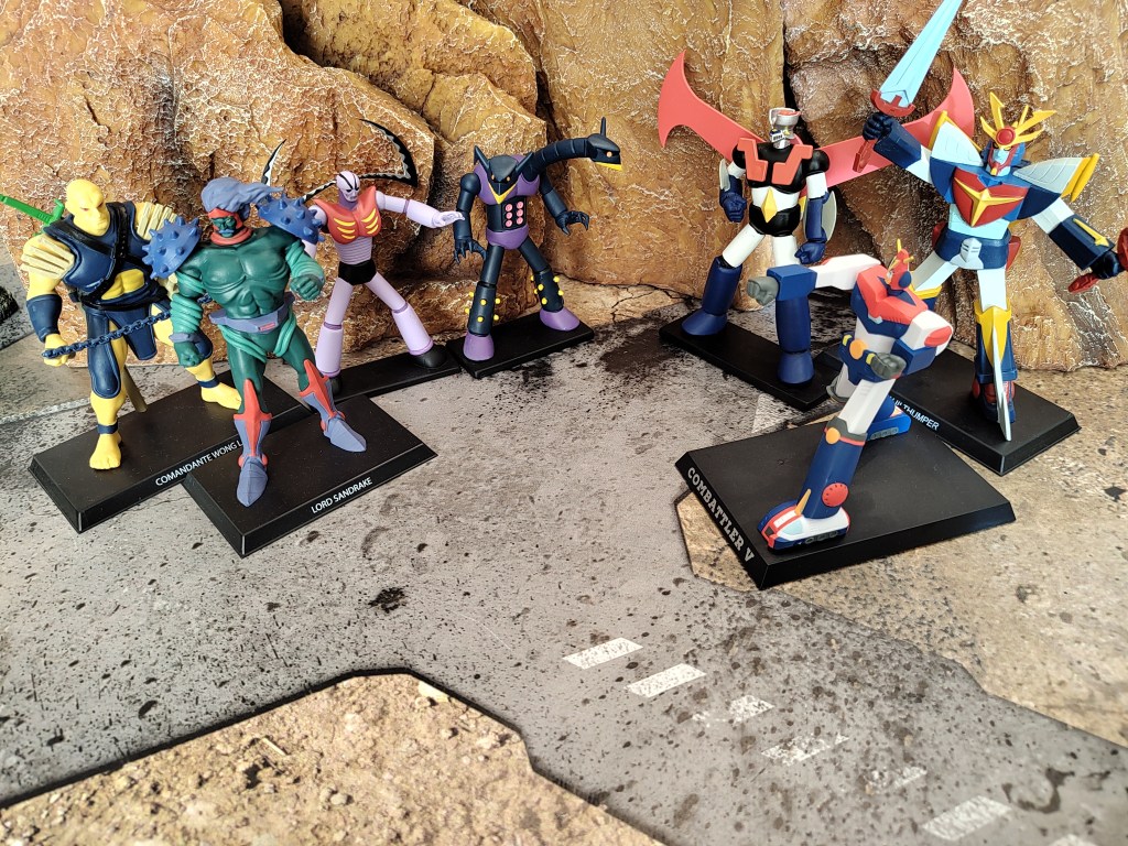 In the photo above we have Mazinger Z, Combattler V, Daitarn 3 and various enemies from their universes all around the same height of 5"  to 5.5". The figures are from the Italian Go Nagai / Anime Robot Collection.